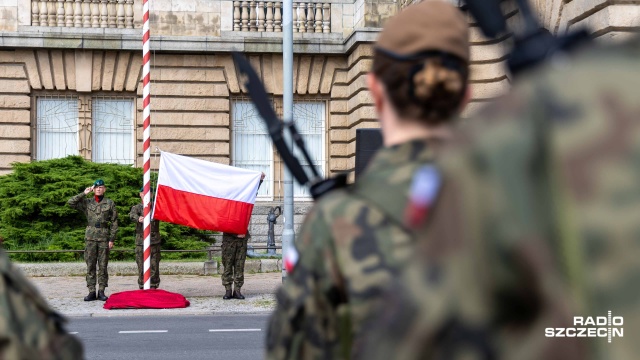 Fot. Robert Stachnik [Radio Szczecin] "Wszystkie te mundury, które nas dzisiaj otaczają, są gwarancją naszego bezpieczeństwa" [ZDJĘCIA]