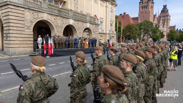 Fot. Robert Stachnik [Radio Szczecin] "Wszystkie te mundury, które nas dzisiaj otaczają, są gwarancją naszego bezpieczeństwa" [WIDEO, ZDJĘCIA]