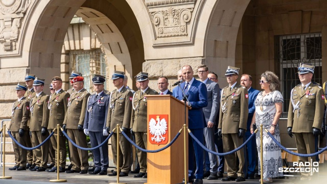 Fot. Robert Stachnik [Radio Szczecin] "Wszystkie te mundury, które nas dzisiaj otaczają, są gwarancją naszego bezpieczeństwa" [WIDEO, ZDJĘCIA]