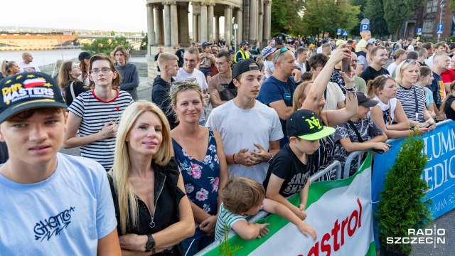 Fot. Robert Stachnik [Radio Szczecin] Wystartował polski "Dakar". Prolog w Szczecinie [WIDEO, ZDJĘCIA]