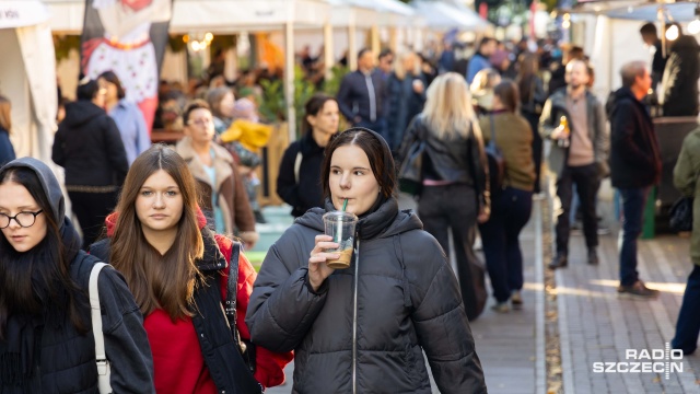 Fot. Robert Stachnik [Radio Szczecin] Szczeciński Oktoberfest rozpoczęty, "Bawimy się całkiem przyjemnie" [WIEO, ZDJĘCIA]