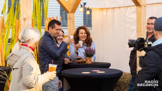 Fot. Robert Stachnik [Radio Szczecin] Szczeciński Oktoberfest rozpoczęty, "Bawimy się całkiem przyjemnie" [WIEO, ZDJĘCIA]