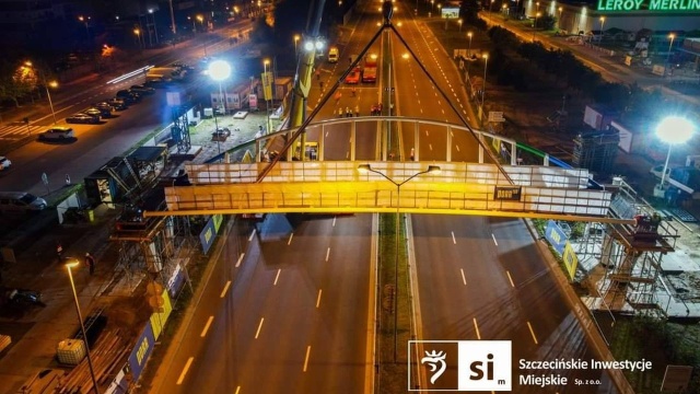 Fot. Szczecińskie Inwestycje Miejskie Kładka jeszcze nie otwarta a już prowadzi na nową drogę życia