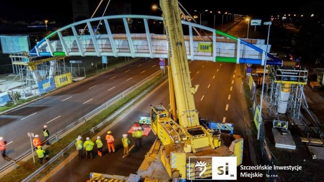 Fot. Szczecińskie Inwestycje Miejskie Kładka jeszcze nie otwarta a już prowadzi na nową drogę życia