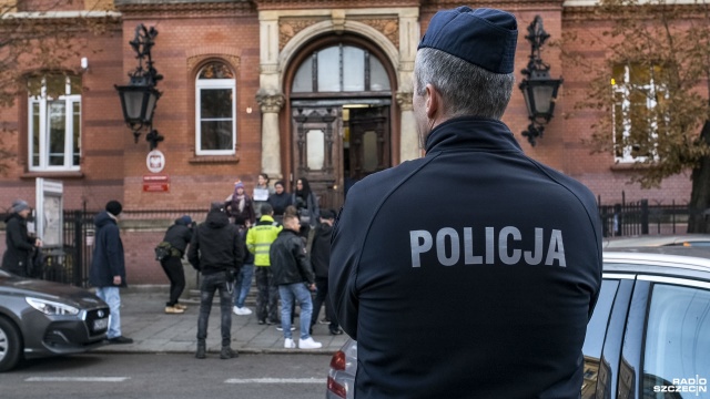 Fot. Wojciech Ochrymiuk [Radio Szczecin] Protest pod szczecińskim sądem. "Chciałbym dożyć czasu, kiedy kobiety będą żyły w normalnym kraju" [WIDEO, ZDJĘCIA]