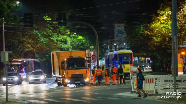 Fot. Robert Stachnik [Radio Szczecin] Tramwaj wypadł z szyn, utrudnienia już za nami [ZDJĘCIA]