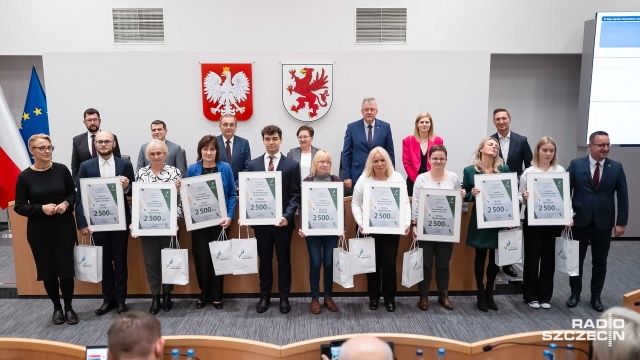 Fot. Robert Stachnik [Radio Szczecin] Zachodniopomorski sejmik wspiera powodzian [ZDJĘCIA]