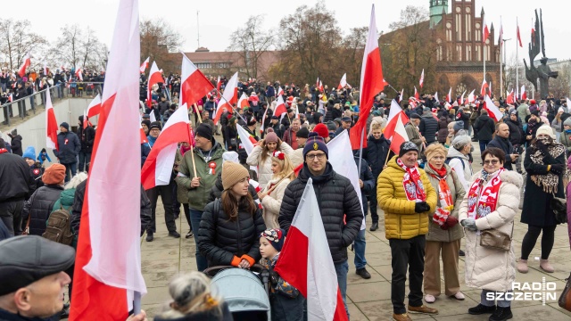 Fot. Robert Stachnik [Radio Szczecin] Marsz Niepodległości przeszedł ulicami Szczecina [ZDJĘCIA]