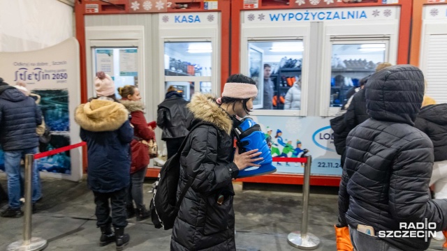 Fot. Robert Stachnik [Radio Szczecin] Można się ślizgać przy Netto Arenie [ZDJĘCIA]