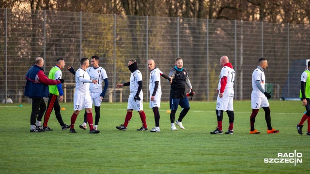 Fot. Robert Stachnik [Radio Szczecin] Charytatywny mikołajkowy turniej oldbojów dla Adasia Orlika [ZDJĘCIA]
