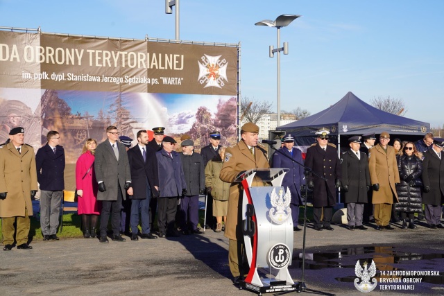 Fot. Biuro prasowe 14 ZBOT Terytorialsi z regionu złożyli przysięgę na Łasztowni [ZDJĘCIA]