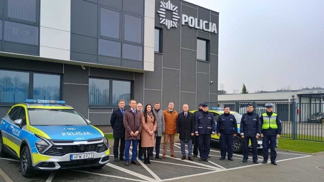 Fot. Policja Zachodniopomorska Nowe radiowozy zasilą flotę policji w regionie [ZDJĘCIA]