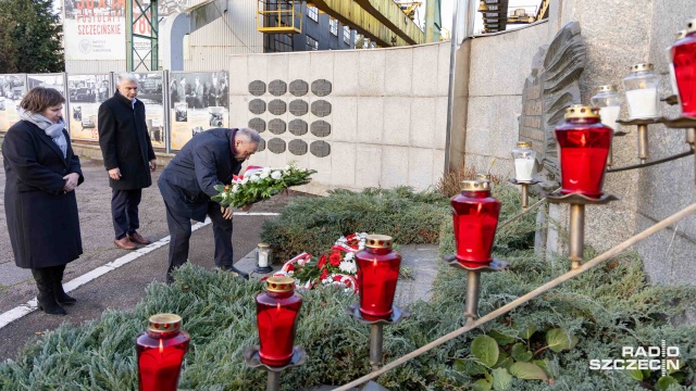 Fot. Robert Stachnik [Radio Szczecin] Szczecin pamięta o ofiarach stanu wojennego [ZDJĘCIA]