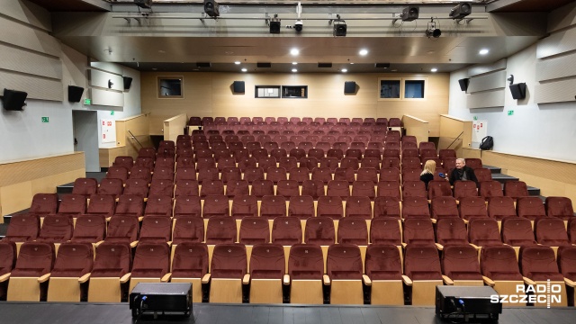 Są nowe fotele dla widzów i odświeżona scena, także doświetlone przejścia dla osób starszych. Remont parteru sali kinowo-teatralnej Stargardzkiego Centrum Kultury kosztował 450 tys. zł.