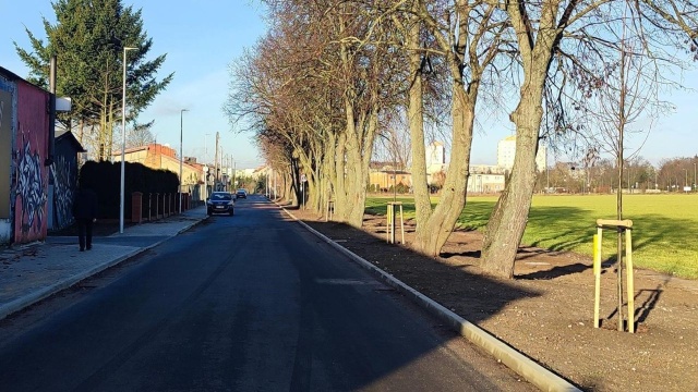 Mieszkańcy dzielnicy Giżynek w Stargardzie, sąsiadującej z osiedlem Letnim, mogą już korzystać z przebudowanego odcinka drogi.