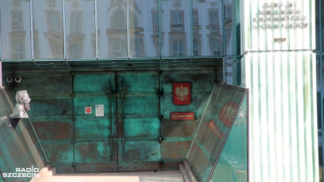 Sąd Najwyższy w Izbie Kontroli Nadzwyczajnej i Spraw Publicznych uchylił postanowienie Marszałka Sejmu stwierdzające wygaśnięcie mandatu poselskiego Macieja Wąsika.