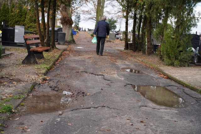 Ruszają ważne inwestycje w gminie Wolin. Chodzi o przebudowę cmentarza komunalnego i budowę plaży w Wiejkowie.