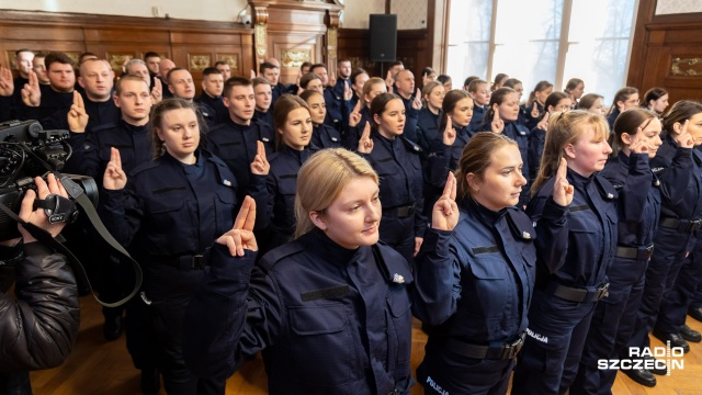 To bardzo ważny dzień dla zachodniopomorskiej policji - we wtorek kilkudziesięciu nowych funkcjonariuszy złożyło przysięgę służenia Ojczyźnie i społeczeństwu.