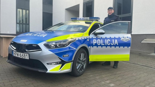 Nowy radiowóz Kia Ceed trafi do Komendy Powiatowej Policji w Sławnie.