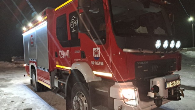 Nowy średni samochód ratowniczo-gaśniczy trafił do Ochotniczej Straży Pożarnej w Rydzewie.