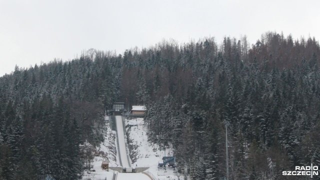 Austriacy (1146,6 pkt) triumfowali w konkursie drużynowym podczas zaliczanych do PolSKI-ego Turnieju zawodów Pucharu Świata w skokach narciarskich na Wielkiej Krokwi w Zakopanem.