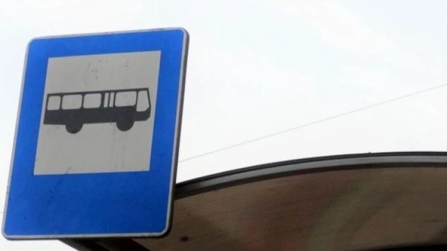 W związku z pracami drogowymi prowadzonymi na ul. Nadbrzeżnej w Policach od dziś do odwołania została zmieniona lokalizacja przystanków autobusów 102 i 526.