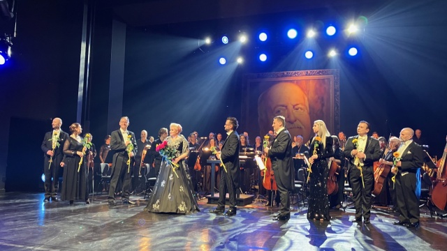Wielkim koncertem Nieżychowski w Operze na Zamku zainaugurowano wczoraj wieczorem Obchody Roku Jacka Nieżychowskiego w Szczecinie.