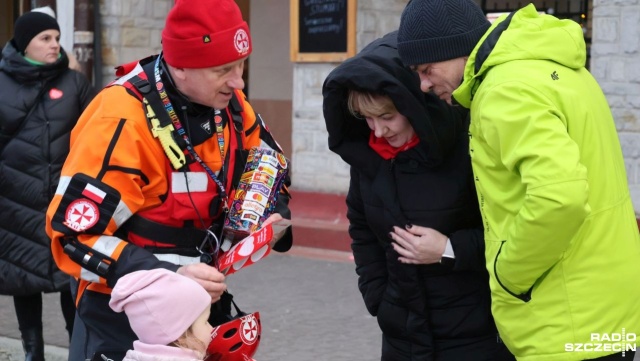 Kołobrzeg także gra z Wielką Orkiestrą Świątecznej Pomocy. Sprawdziliśmy, jak wygląda 32. Finał WOŚP nad morzem.