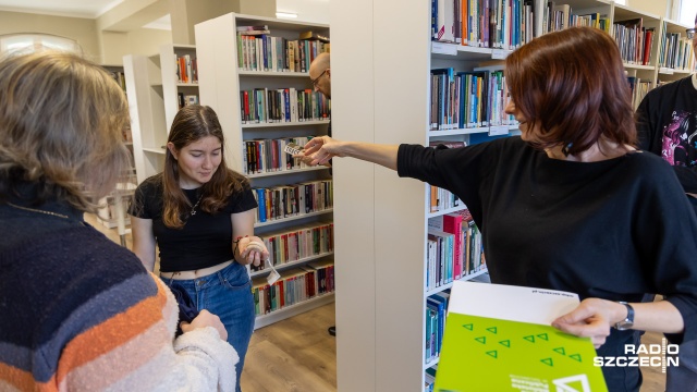 Biblioteka na Pogodnie znów czynna - pierwsi czytelnicy wypożyczyli już swoje książki.