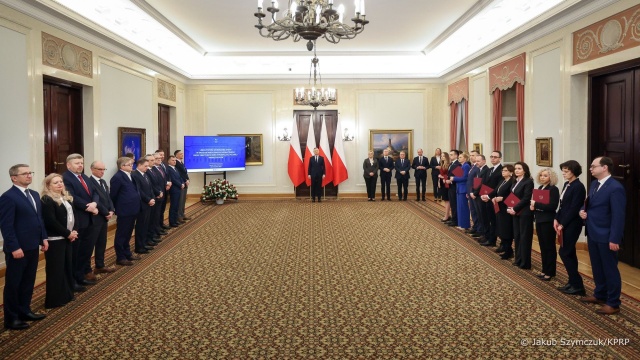 Prezydent Andrzej Duda powołał przedstawicieli obecnego rządu do Rady Dialogu Społecznego. Weszło do niej 15 ministrów i wiceministrów, w tym przedstawiciele resortu pracy i rodziny, finansów, edukacji i nauki.