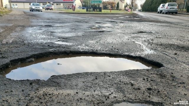 Na katastrofalny stan dróg skarżą się mieszkańcy gmin powiatu stargardzkiego.