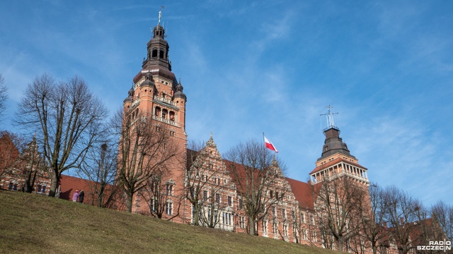 Dobra wiadomość dla właścicieli czworonogów. Zachodniopomorski Urząd Wojewódzki w Szczecinie otwiera się na właścicieli psów, którzy chcą załatwić w nim sprawę, a np. nie mają z kim zostawić swojego pupila.