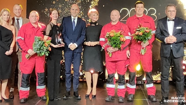 Przejechali 700 kilometrów, by uratować 6-miesięcznego szczeniaka. Bohaterscy ratownicy z Kołobrzegu powrócili do domu po szczęśliwie zakończonej akcji.