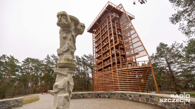 Takiej atrakcji u nas jeszcze nie było - mówią mieszkańcy Wolina, którzy jako pierwsi podziwiali panoramę miasta z nowej wieży widokowej.