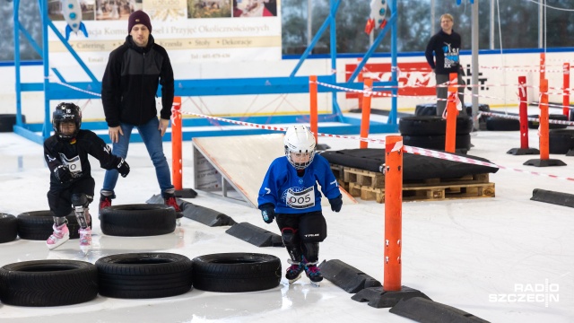 Prawie setka dzieci zmierzy się w sobotę w wyścigu... na lodzie. Wydarzenie Ice Rocket polega na przebyciu toru przeszkód w jak najszybszym czasie.