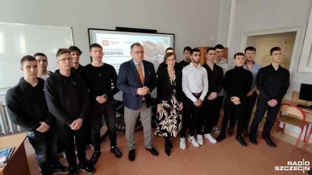 Uczniowie kołobrzeskiej szkoły zrobią za darmo kurs na prawo jazdy. Uprawnienia mają im się przydać w przyszłej pracy.