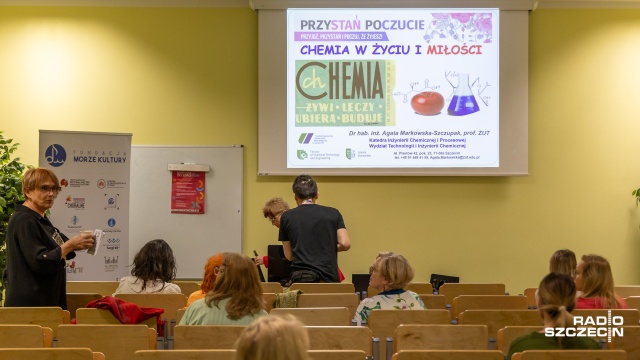 ,,Wiem co jem czy ,,Chemia w życiu i miłości, czyli więcej wiedzy na temat zdrowego żywienia czy naturalnych kosmetyków - takich wykładów mogli posłuchać uczestnicy serii prelekcji w Bibliotece Głównej Zachodniopomorskiego Uniwersytetu Technologicznego w Szczecinie.