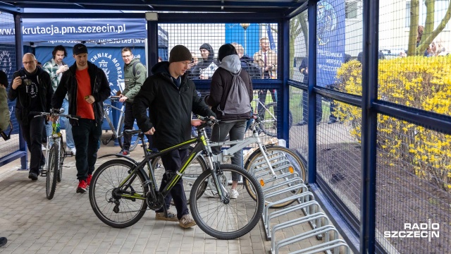 Studenci szczecińskiej Politechniki Morskiej mają nowy parking dla rowerów, który jest pro-eko.