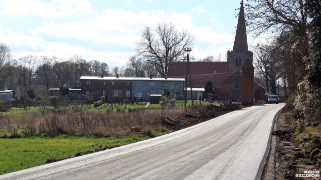 Drogi wiejskie w gminie Pyrzyce doczekały się przebudowy. Trwa modernizacja drogi w miejscowości Mielęcin - informuje burmistrz Pyrzyc Marzena Podzińska.