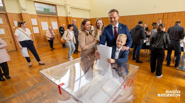 Frekwencja będzie niższa niż w ubiegłorocznych wyborach parlamentarnych, ale warto oddać swój głos, bo decydujemy o losie małych ojczyzn, w których żyjemy - mówi o wyborach samorządowych Zbigniew Bogucki, kandydat Prawa i Sprawiedliwości na prezydenta Szczecina.