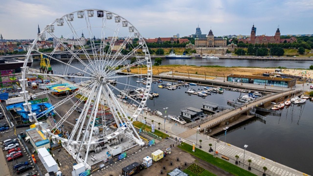 Ruszył montaż koła młyńskiego na szczecińskich bulwarach. Atrakcja zostanie uruchomiona już 1 czerwca.