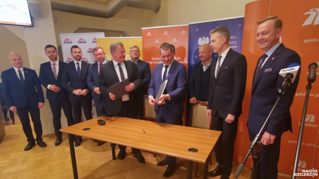 Dwie pierwsze umowy na budowę odcinków ekspresowej S10 Suchań- Recz i Piecnik-Wałcz podpisane.