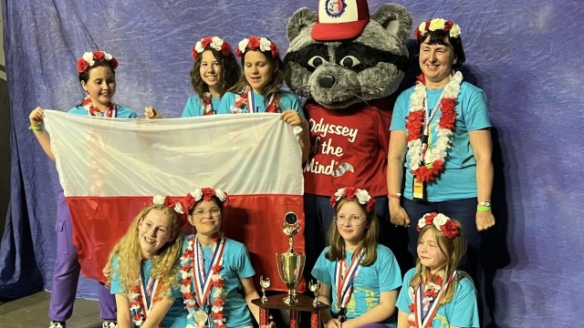 Szczecińska Drużyna Odyseuszek ze Społecznej Szkoły Podstawowej STO Nr 1 zdobyła II miejsce na Światowych Finałach Odysei Umysłu w USA.