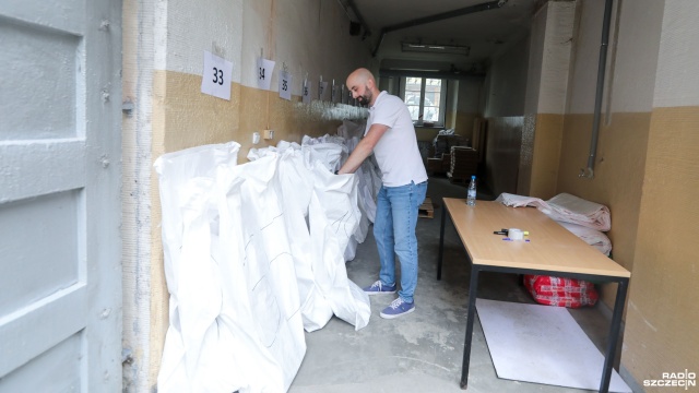 Prawie 300 tysięcy zaplombowanych kart do głosowania w wyborach do Parlamentu Europejskiego w magazynach szczecińskiego magistratu.