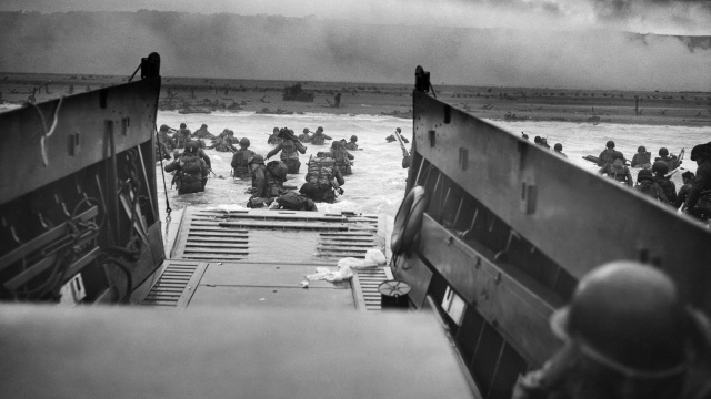 80 lat temu, 6 czerwca 1944 roku, wojska alianckie wylądowały w Normandii. Była to największa akcja desantowa w historii, która jednocześnie stanowiła część wielkiej operacji pod nazwą Overlord, otwierającej drugi front w Europie.