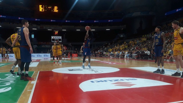 Zakończyć serię i zdobyć złoty medal mistrzostw Polski - to cel koszykarzy Kinga na dzisiejszy mecz z Treflem Sopot w finale Orlen Basket Ligi.