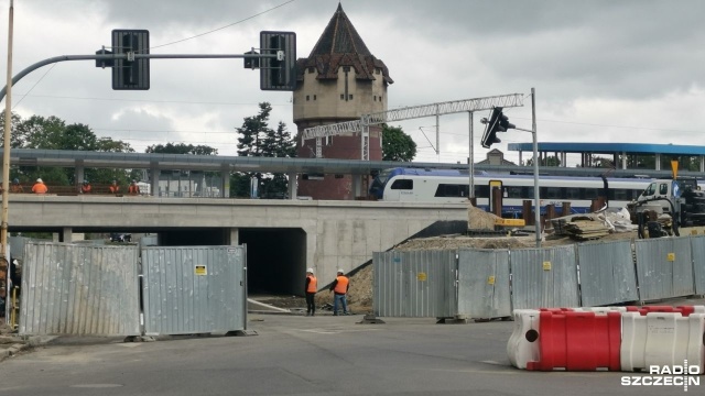 Otwarcie wiaduktu nad ulicą Wyszyńskiego w centrum Stargardu zapowiedziała Grupa Trakcja, wykonawca przebudowy stargardzkiego węzła kolejowego, która jest częścią modernizacji magistrali Poznań-Szczecin Dąbie.