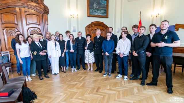 Dziesięcioro uczniów szkół ponadpodstawowych odpowiadało w sobotę na pytania dotyczące morskich farm wiatrowych. Tak wyglądał trzeci etap finału Konkursu Wiedzy o Morskiej Energetyce Wiatrowej.