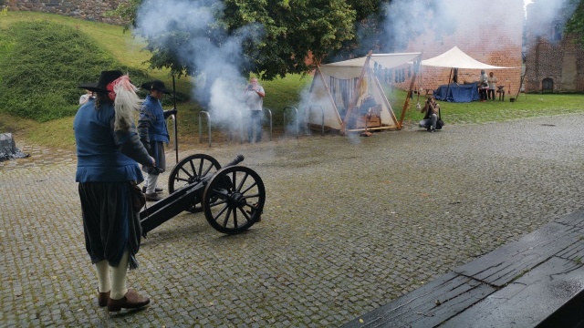 Obóz muszkieterów, pokazy bitew oraz tajniki dawnej alchemii. Muzeum w Stargardzie zaprasza do podróży w czasie podczas tegorocznej edycji festynu historycznego W krainie Gryfa.