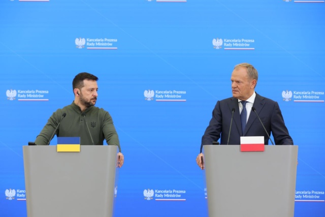 Prezydent Andrzej Duda przyjął w Belwederze prezydenta Ukrainy Wołodymyra Zełenskiego. Wcześniej ukraiński przywódca spotkał się z premierem Donaldem Tuskiem.